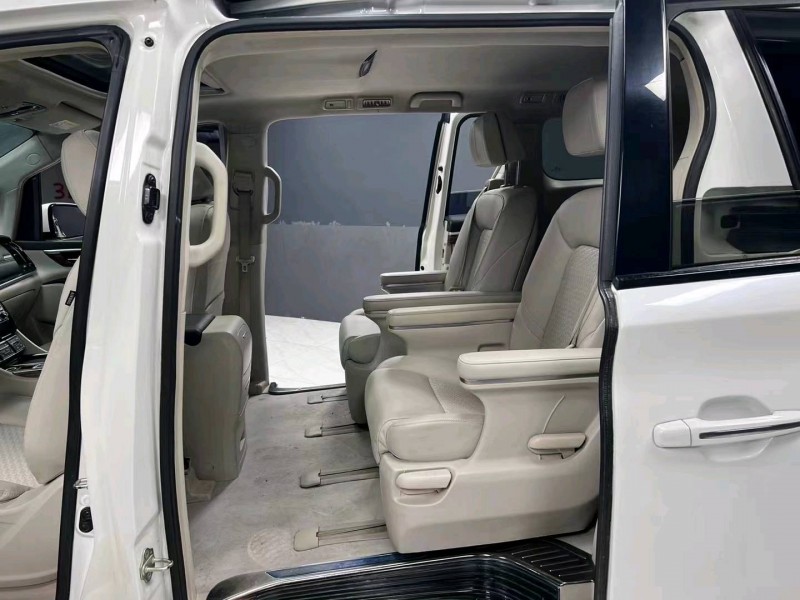 成都18年传祺M86