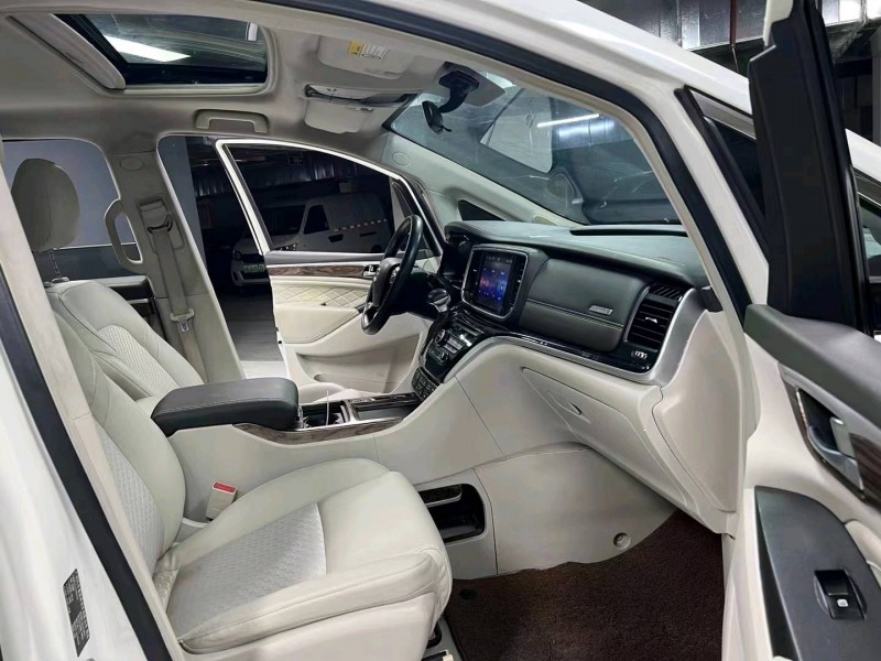 成都18年传祺M89