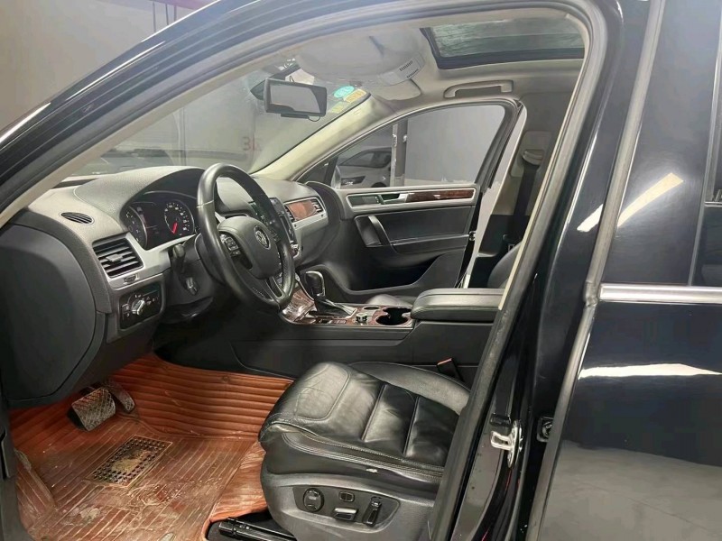 成都13年大众途锐4