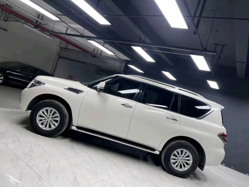 成都19年日产途乐3