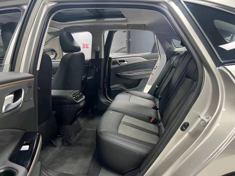 成都23年传祺埃安S4