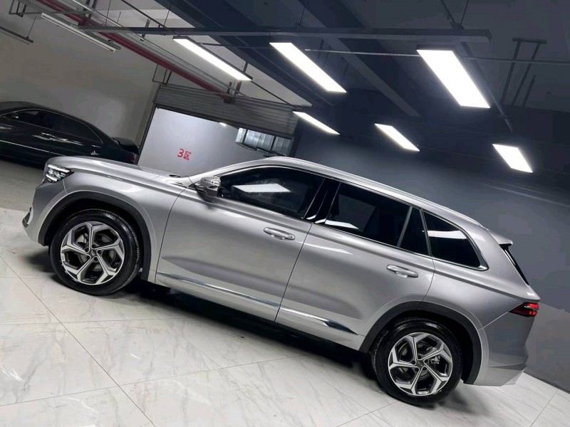 成都23年吉利星越3