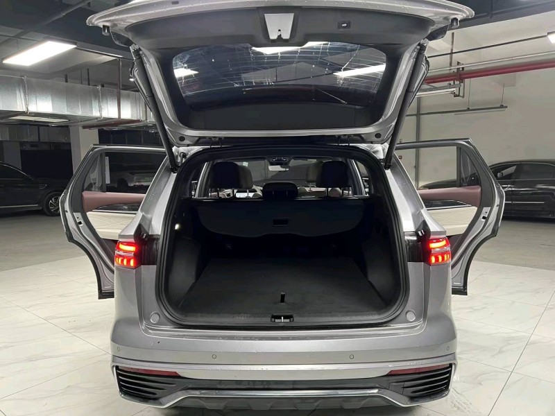 成都23年吉利星越6