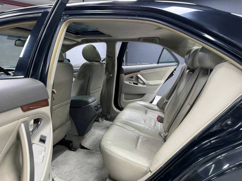 成都14年丰田凯美瑞5