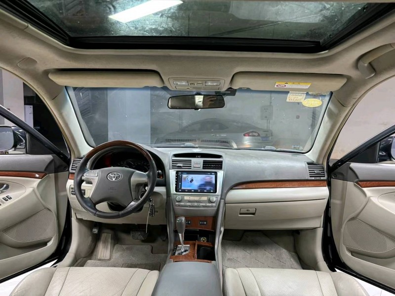 成都14年丰田凯美瑞6