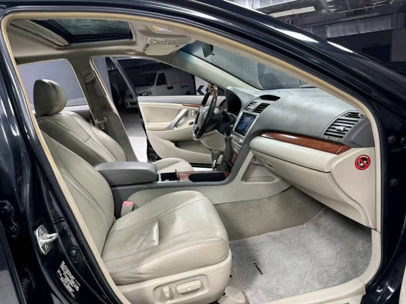 成都14年丰田凯美瑞7