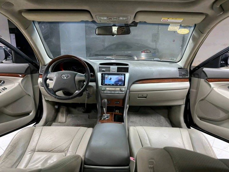 成都14年丰田凯美瑞9