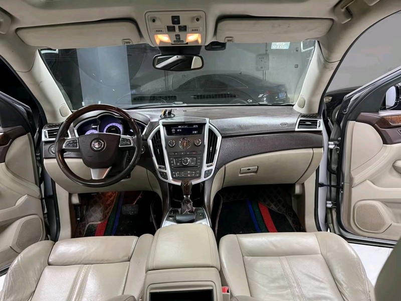 成都10年凯迪拉克SRX6