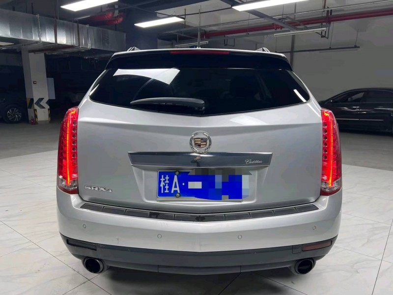 成都10年凯迪拉克SRX8