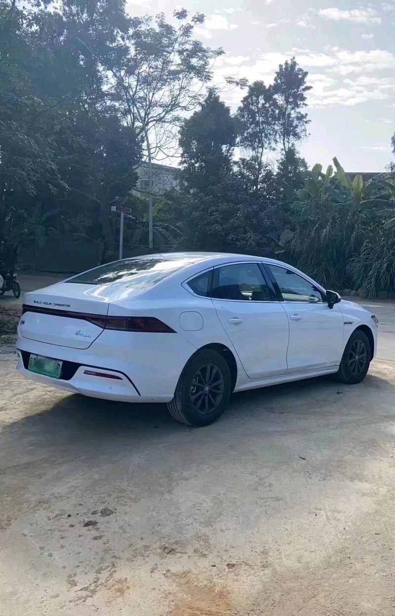 汕头23年比亚迪秦5