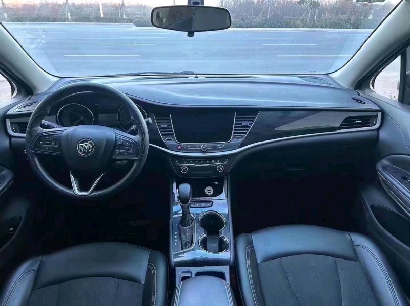 东营20年别克威朗6