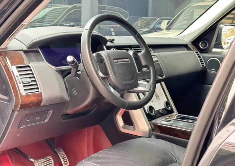 佛山23年路虎揽胜行政3