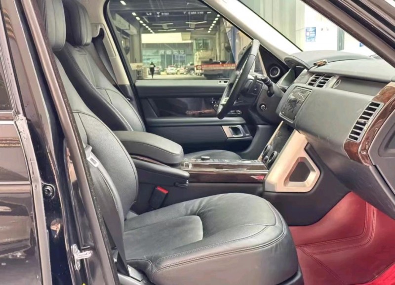 佛山23年路虎揽胜行政4