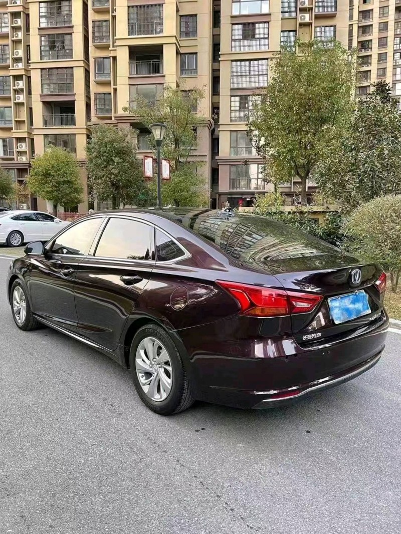 淮南19年長安汽車睿騁CC6