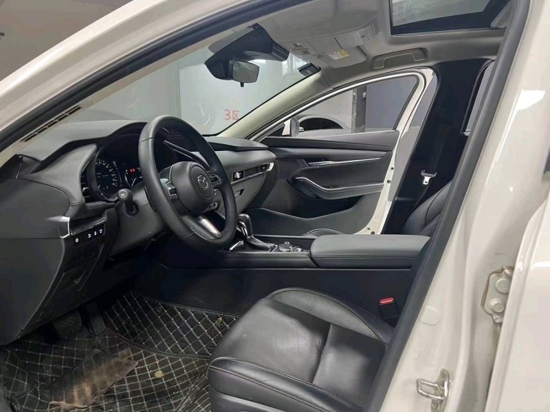 成都22年马自达昂克赛拉5