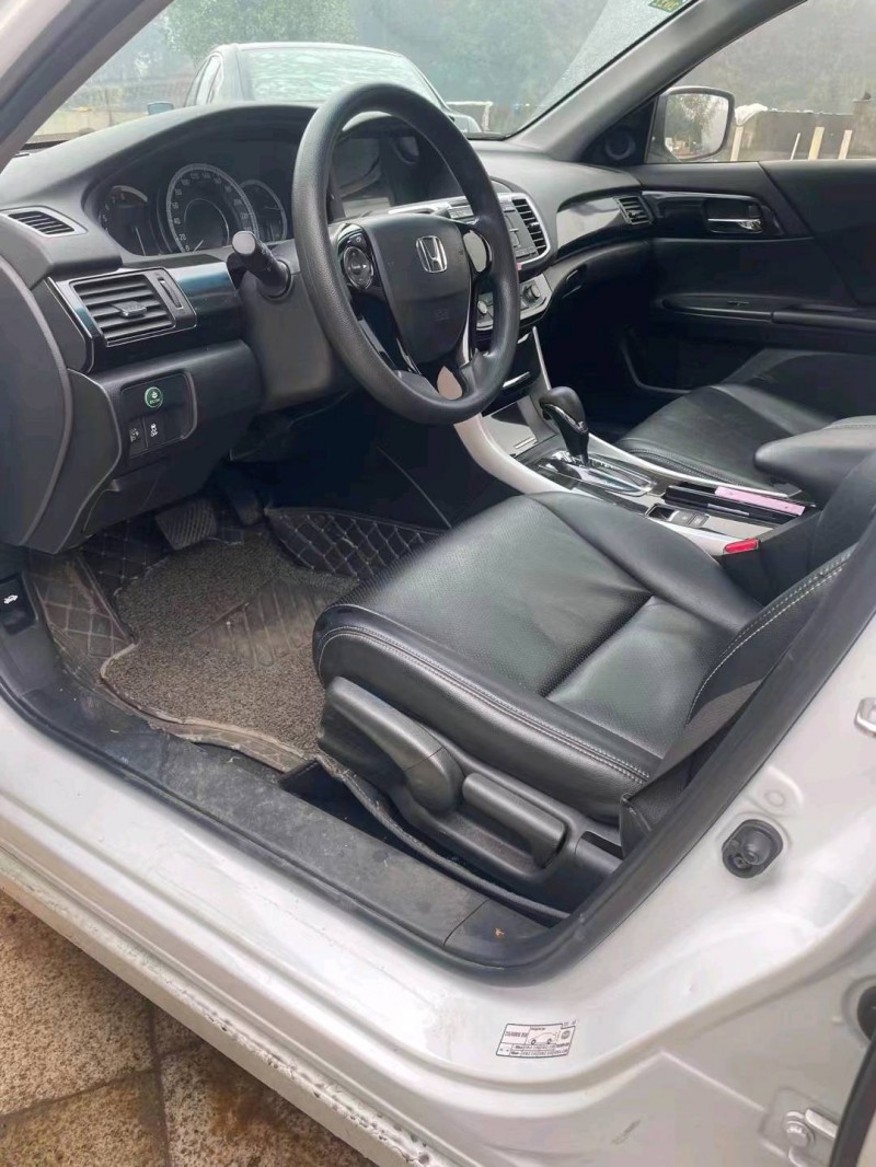 邵阳18年本田雅阁4