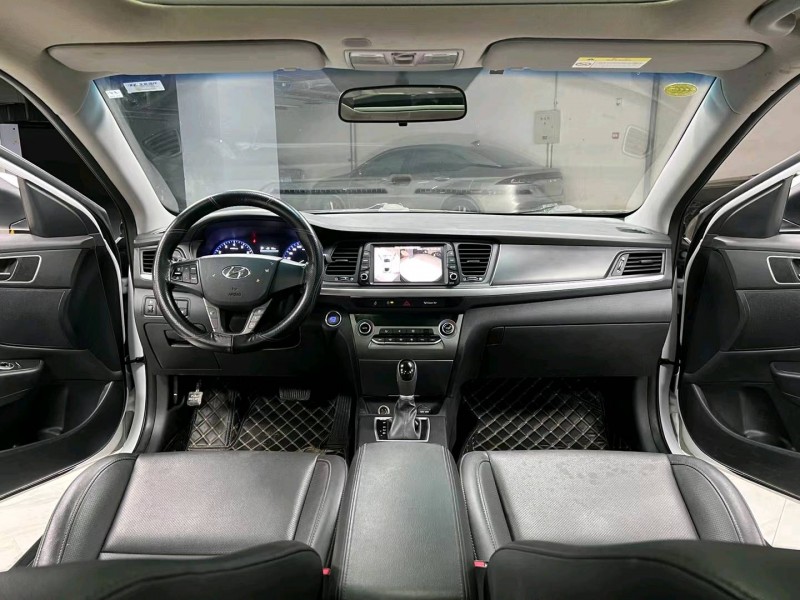 成都19年现代名图8