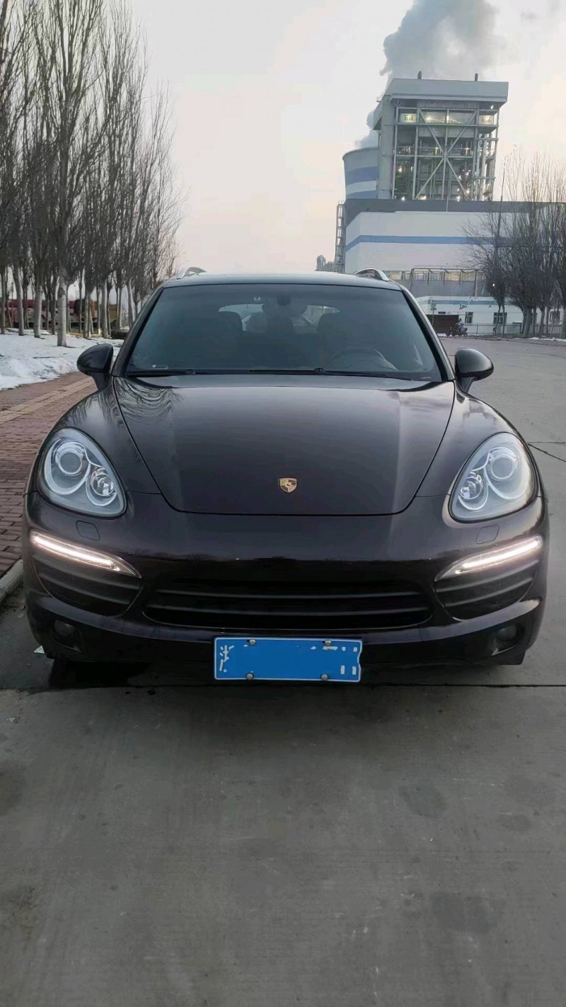 邯郸12年保时捷卡宴1