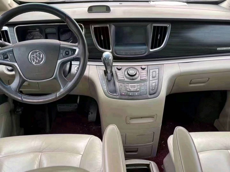 东营13年别克GL88