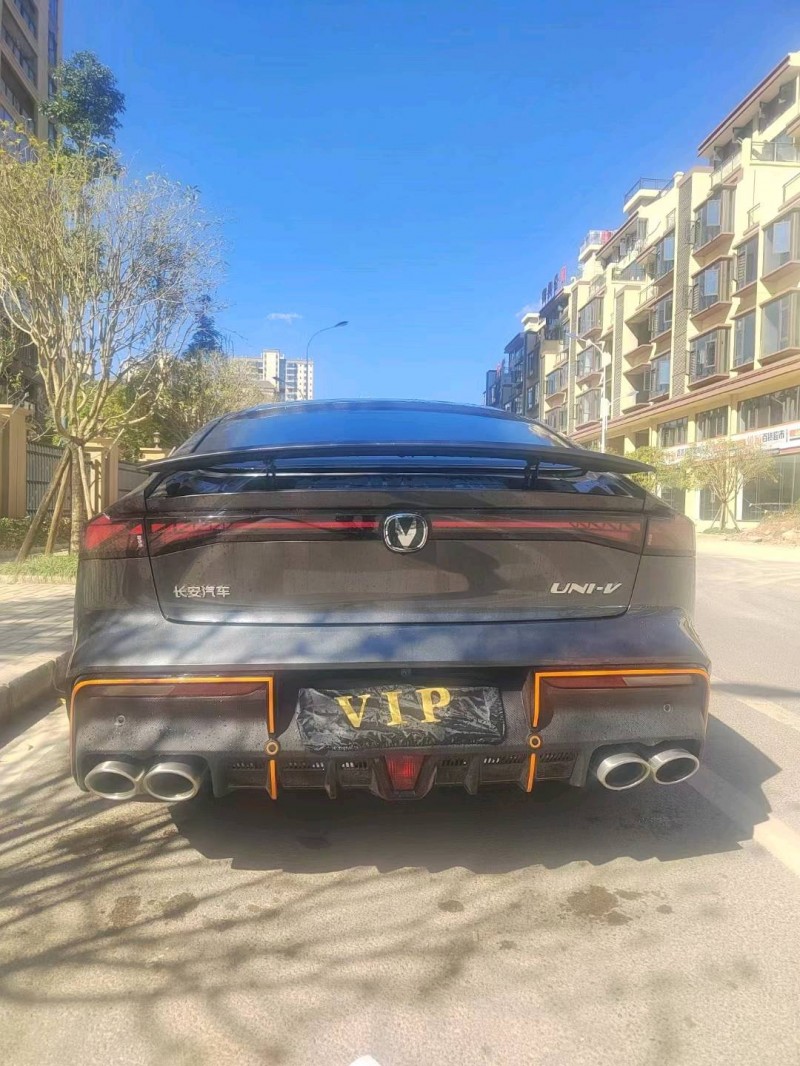 黔西南23年長安汽車UNI-V4