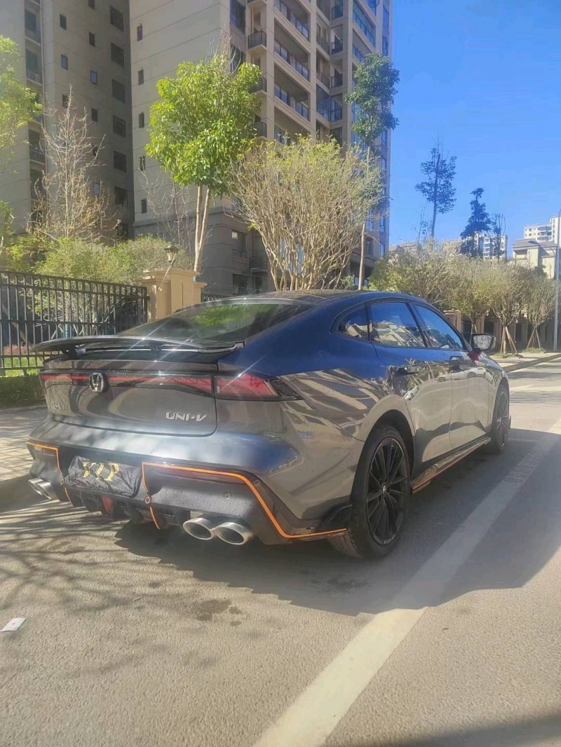 黔西南23年長安汽車UNI-V6