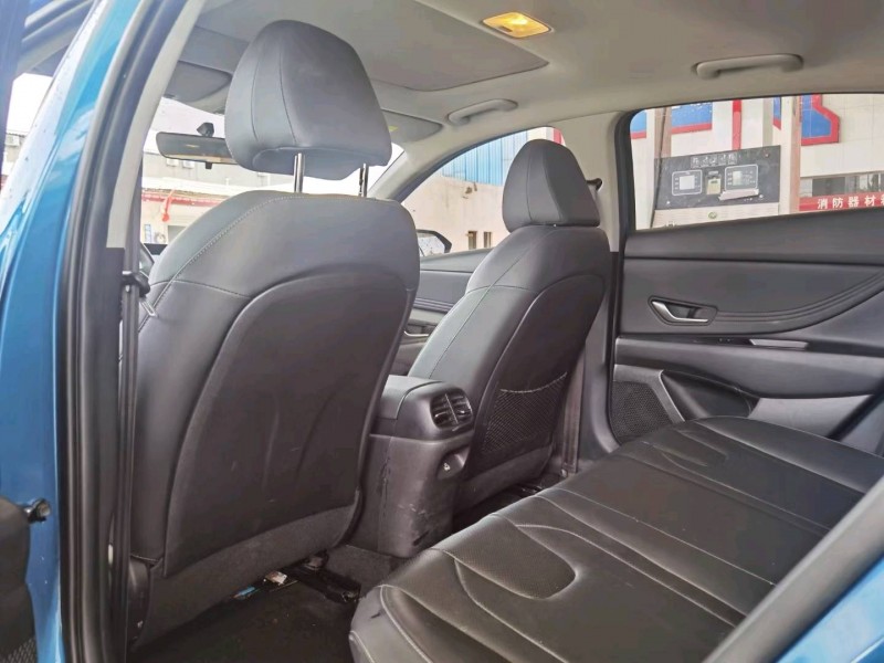 保定22年现代伊兰特5