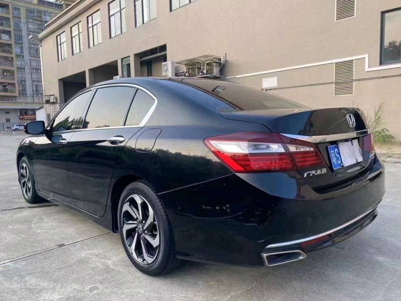 珠海17年本田雅阁6
