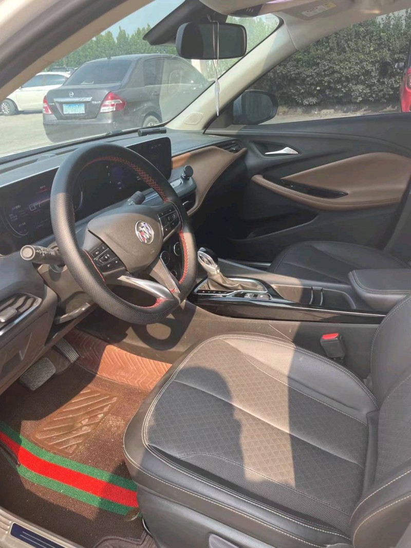 保定22年别克威朗4