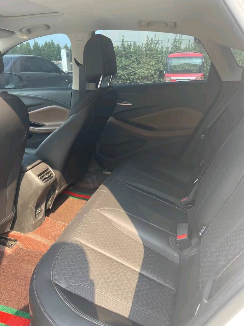 保定22年别克威朗5