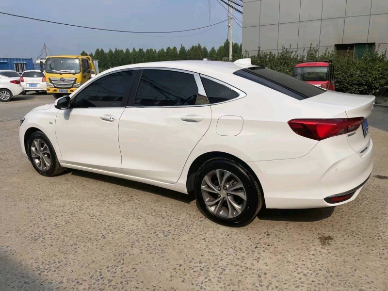 保定22年别克威朗7