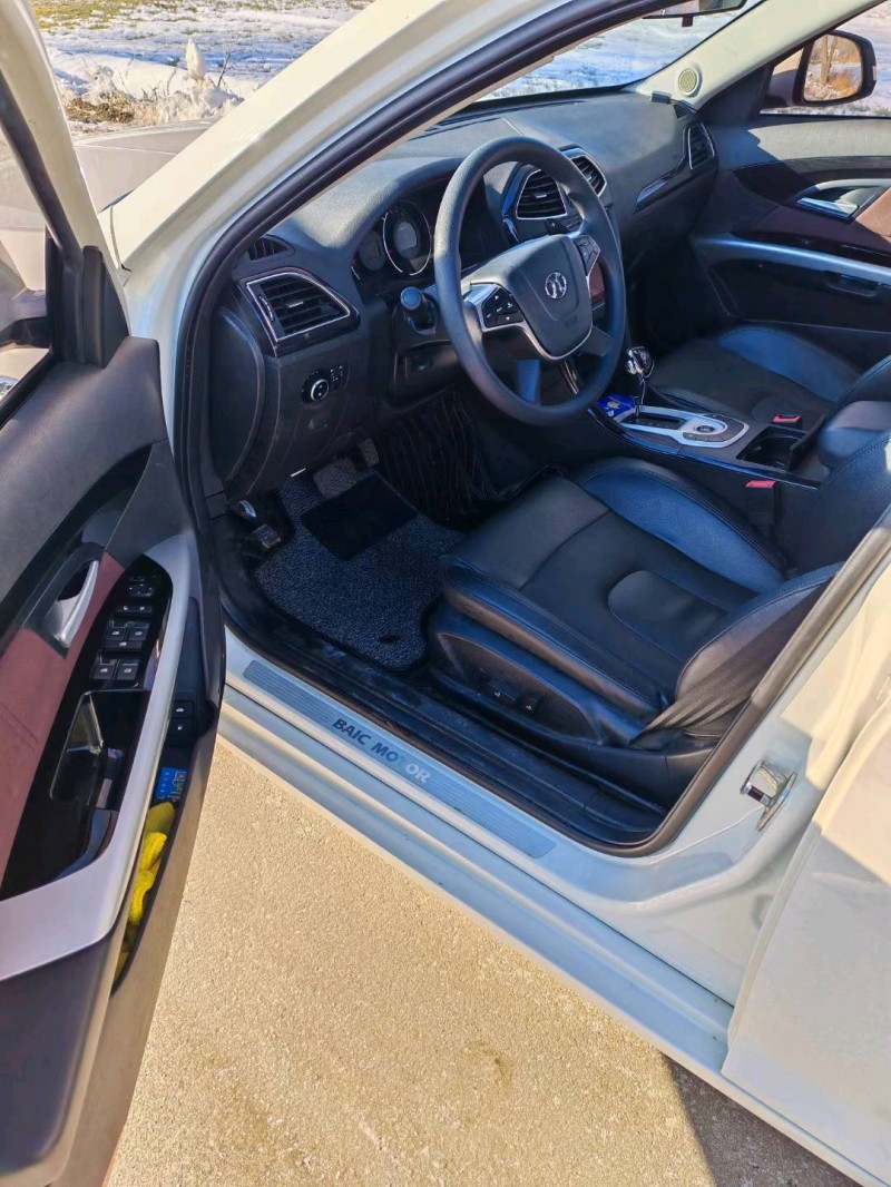 保定19年北汽绅宝D705