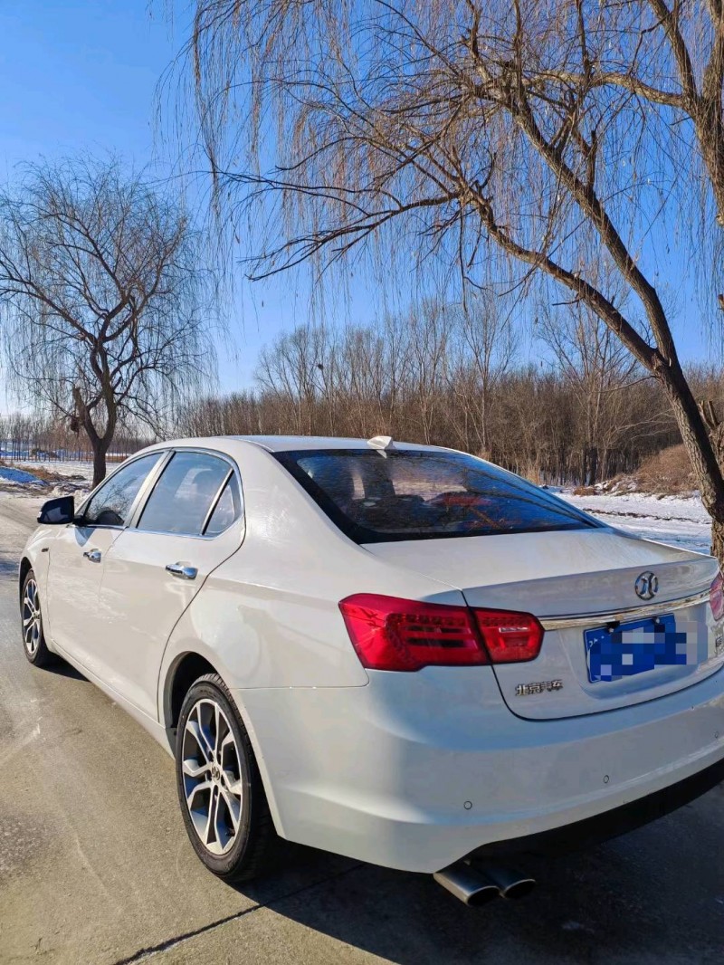 保定19年北汽绅宝D708