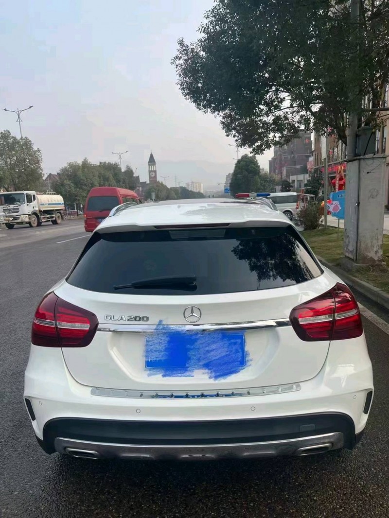 重庆19年奔驰GLA7