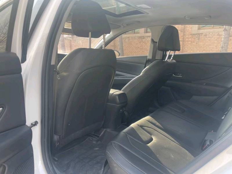 保定21年现代伊兰特8