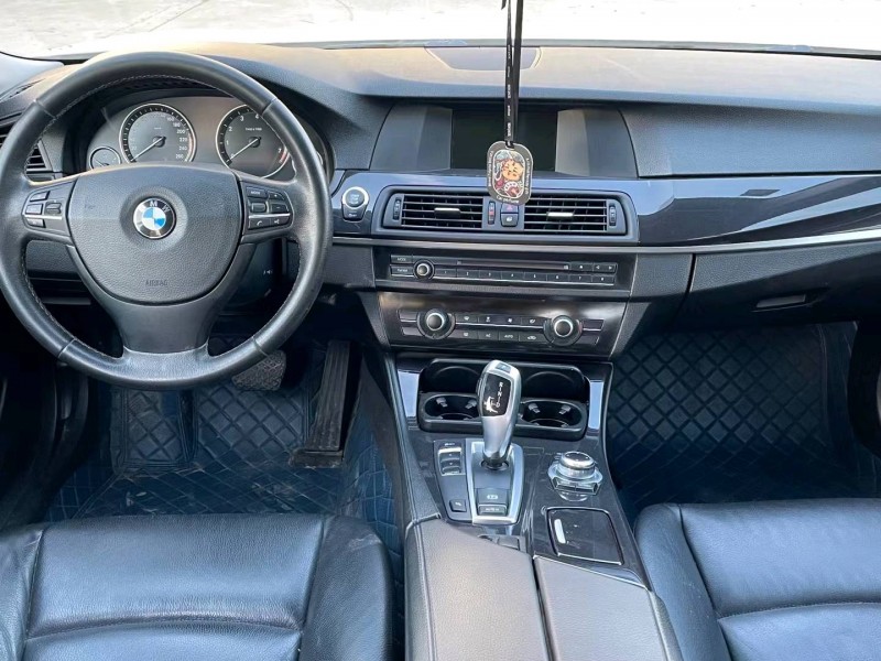 济宁13年宝马5系4