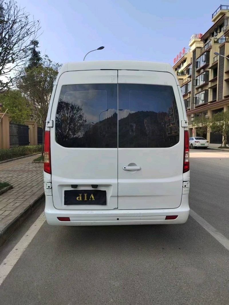 黔西南19年長安汽車睿行3