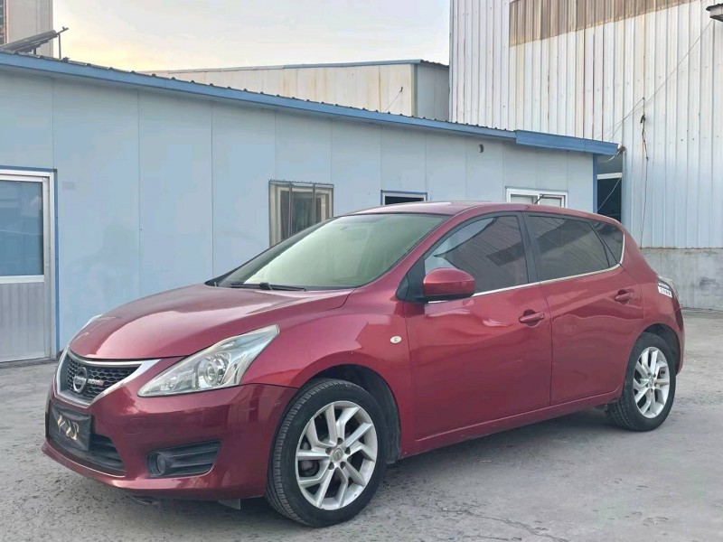 济宁12年日产骐达3