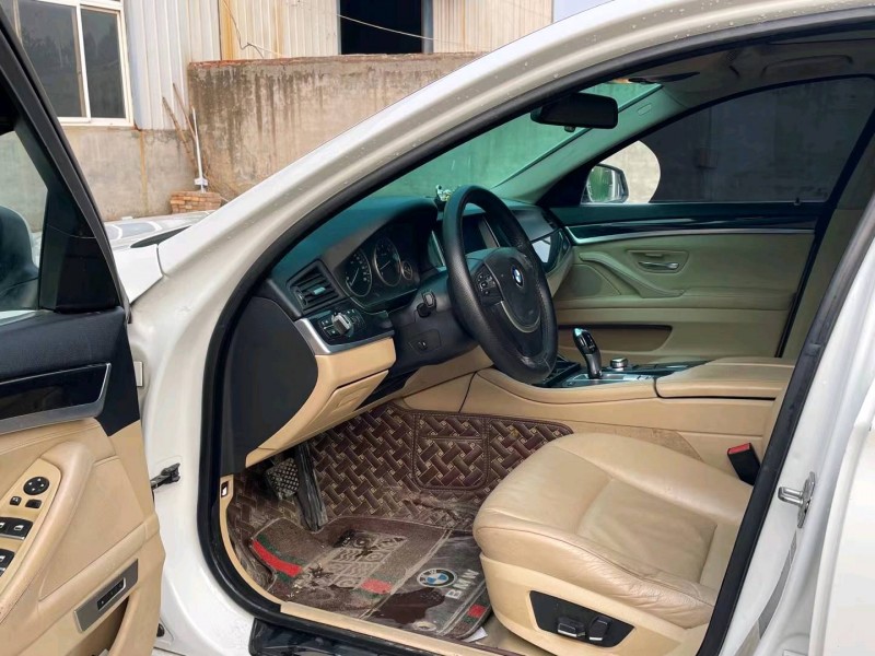 济宁11年宝马5系6