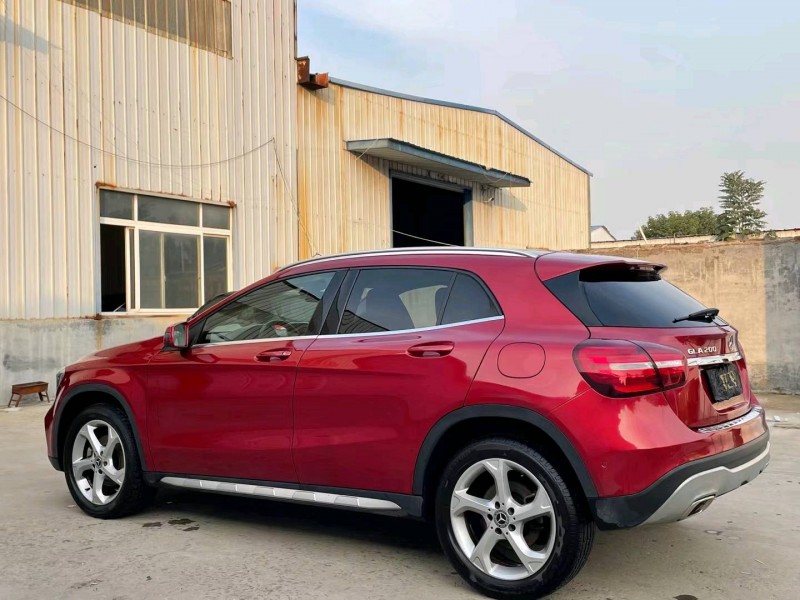 济宁19年奔驰GLA7