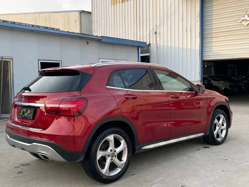 济宁19年奔驰GLA8