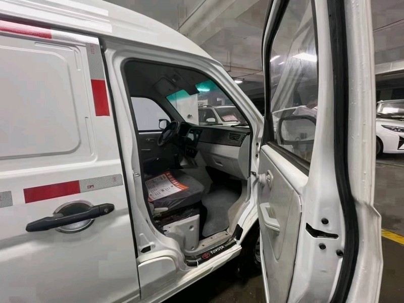 黔西南22年華晨海獅5