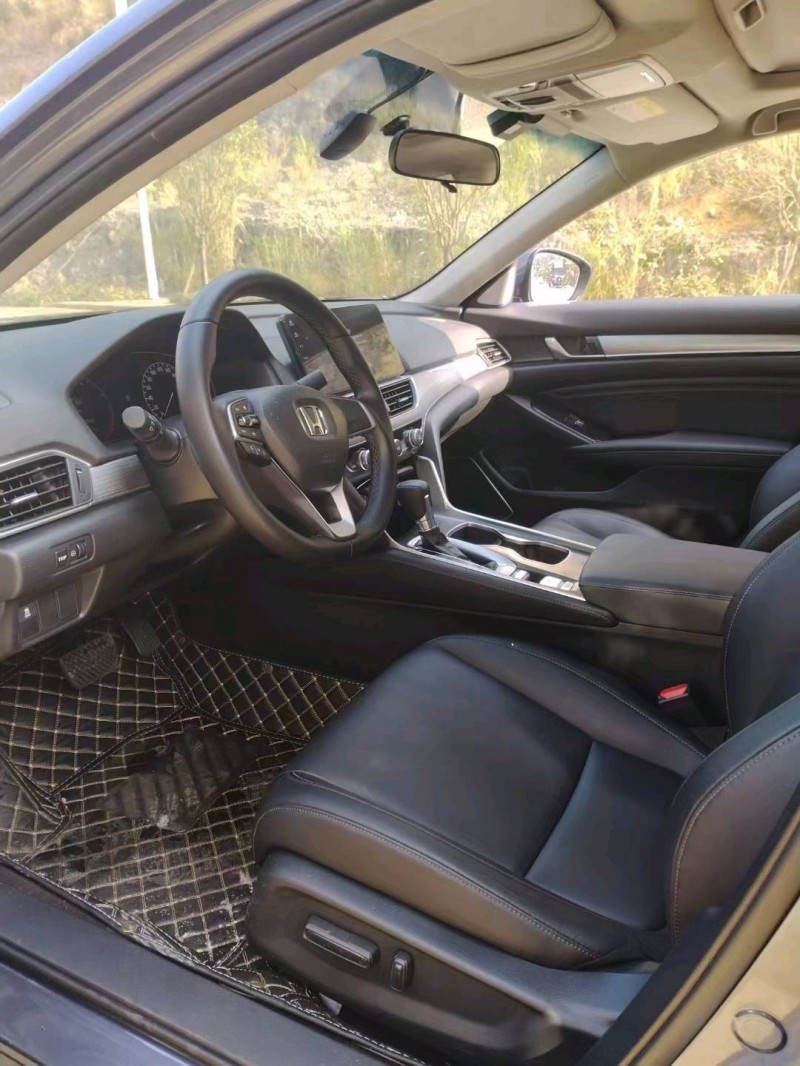 黔西南23年本田雅閣7