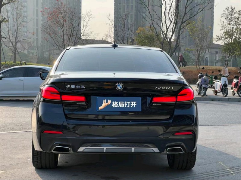 广州22年宝马5系9