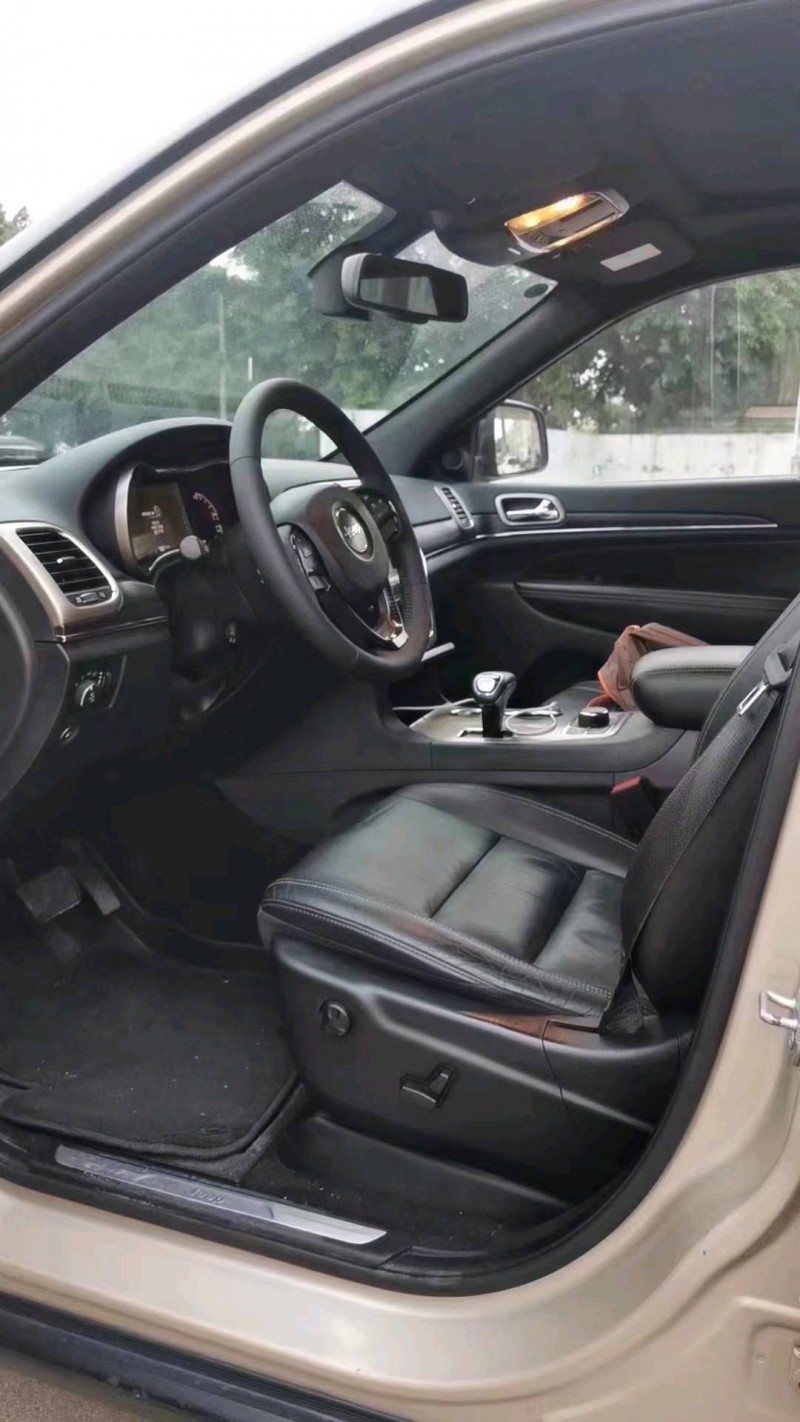 汕头16年Jeep大切诺基6