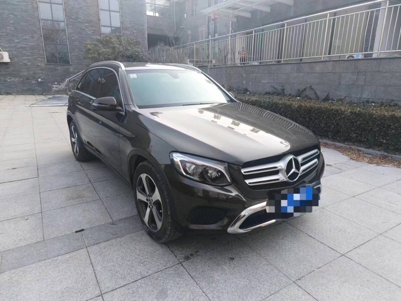 青岛19年奔驰GLC2