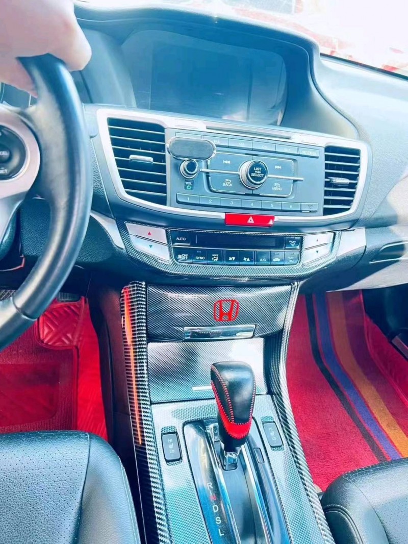 济宁15年本田雅阁4