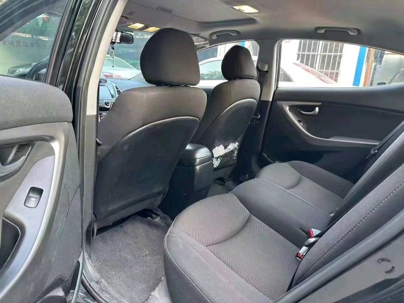 佛山17年现代朗动3