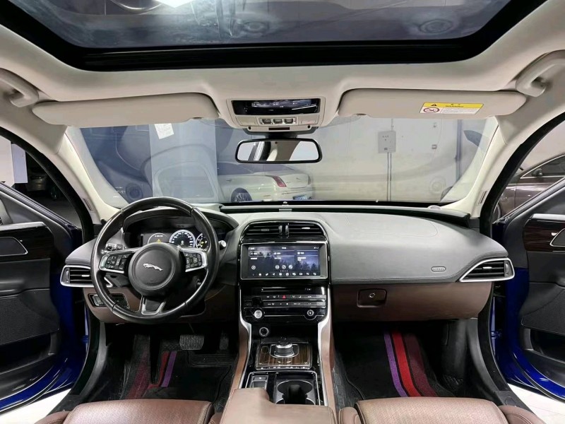 成都18年捷豹XE8