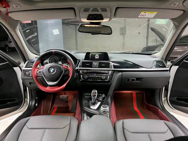 成都17年宝马3系4