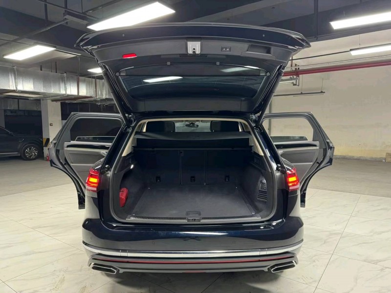 成都21年大众途锐7